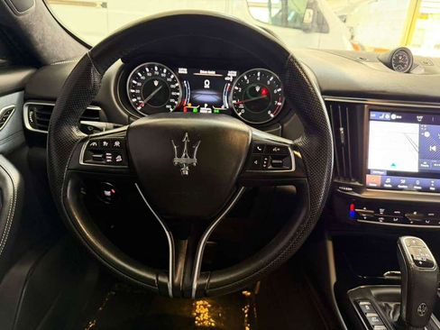 Used 2023 Maserati Levante GT AWD/4WD image 29