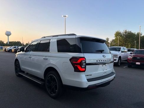 Used 2024 Ford Expedition Limited AWD/4WD image 14