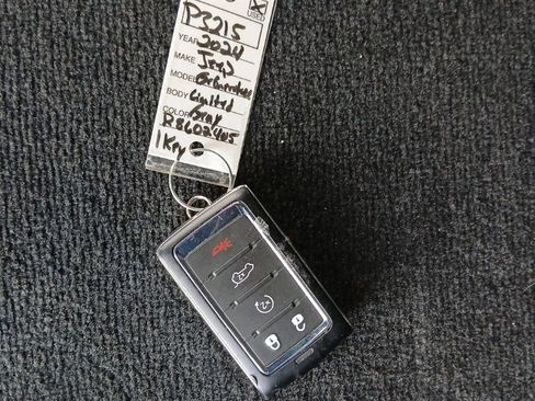 Used 2024 Jeep Grand Cherokee L Limited w/ Luxury Tech Group II image 42