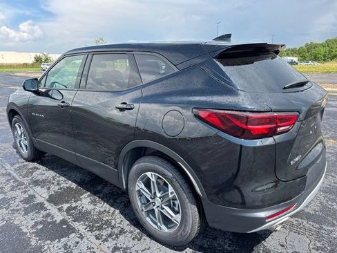 Used 2025 Chevrolet Blazer LT FWD image 6