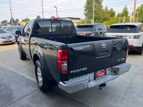 Used 2011 Nissan Frontier SV AWD/4WD image 5