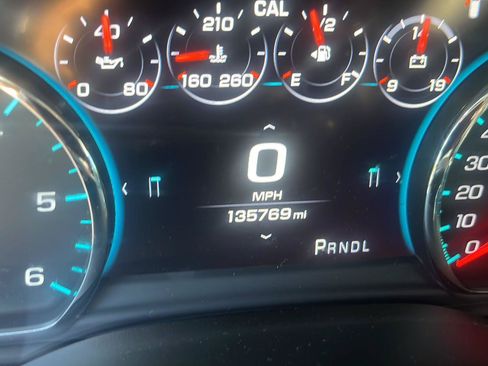Used 2017 Chevrolet Suburban LT AWD/4WD image 16