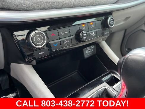 Used 2022 Jeep Compass Latitude w/ Sun and Sound Group FWD image 27