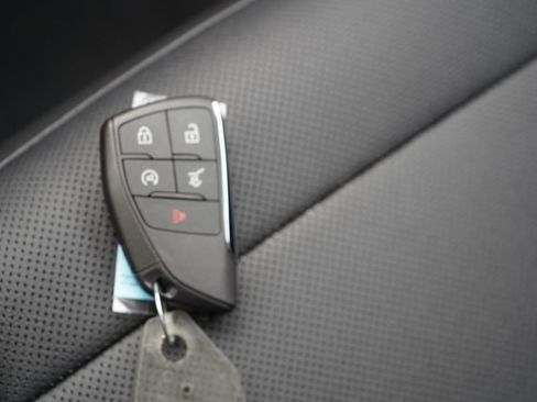 New 2025 Chevrolet Equinox EV RS FWD image 40
