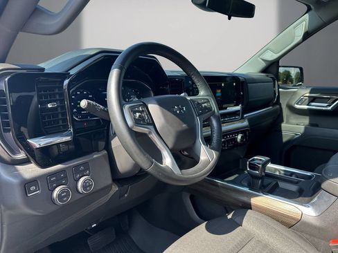 Used 2024 Chevrolet Silverado 1500 LT Trail Boss AWD/4WD image 13