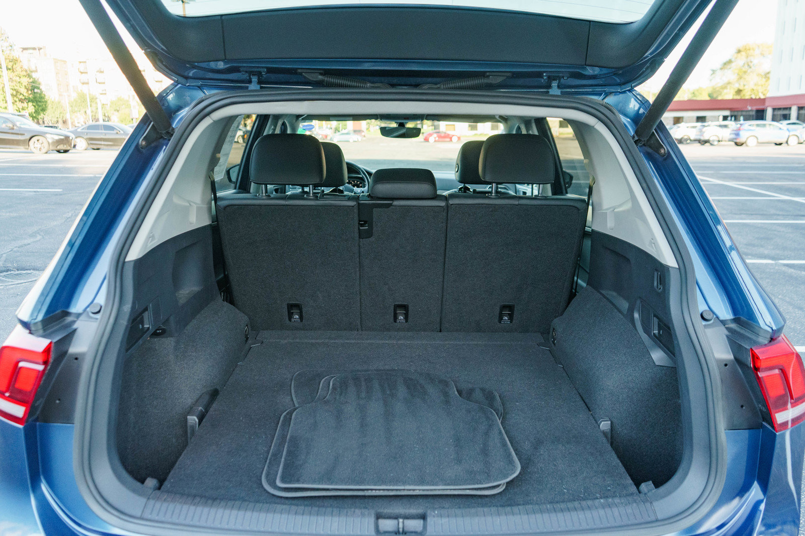 Used 2019 Volkswagen Tiguan SEL AWD/4WD image 9