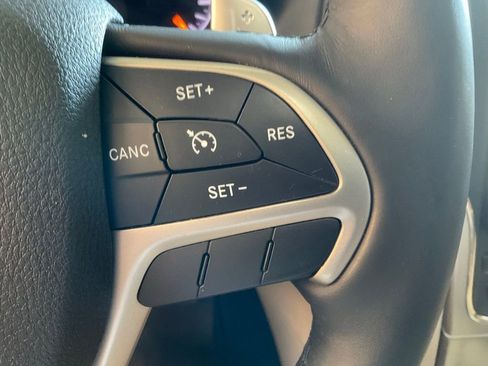 Used 2014 Jeep Grand Cherokee Limited image 13