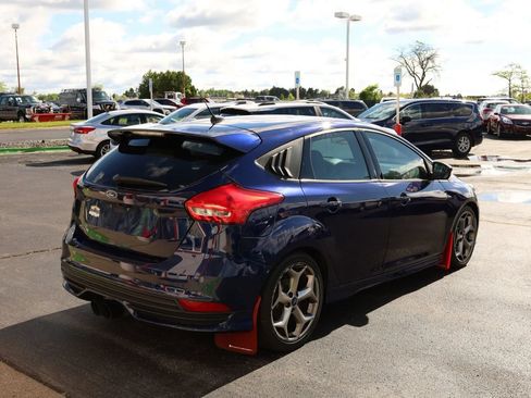 Used 2017 Ford Focus ST w/ Equipment Group 401A FWD image 5