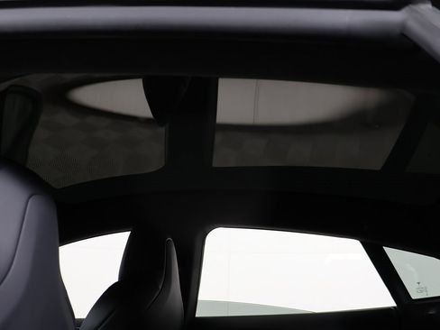 Used 2019 Tesla Model S Performance image 18