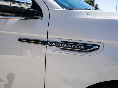 Used 2020 Lincoln Navigator Black Label w/ Cargo Convenience Package AWD/4WD image 38