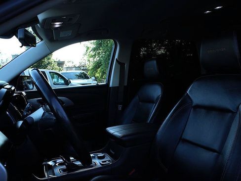 Used 2020 Chevrolet Traverse RS FWD image 13