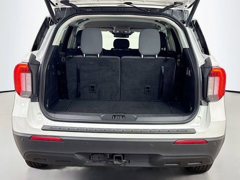 Used 2025 Ford Explorer Active AWD/4WD image 26