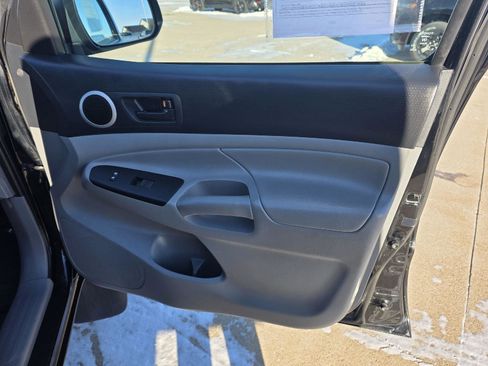 Used 2013 Toyota Tacoma 4x4 Access Cab V6 w/ SR5 Pkg image 40