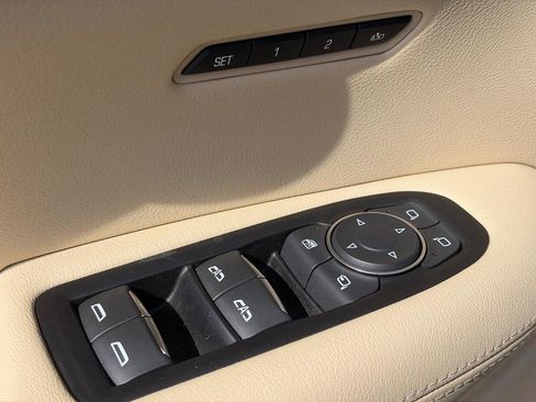 Used 2018 Cadillac XT5 Premium Luxury AWD/4WD image 22