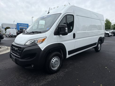 Used 2025 RAM ProMaster 2500 w/ Convenience Group FWD image 5