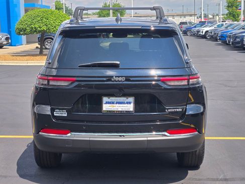 Used 2023 Jeep Grand Cherokee Limited w/ Trailer Tow Prep Group (B) AWD/4WD image 13