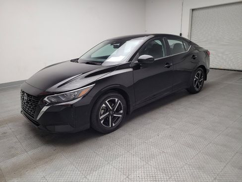 Used 2024 Nissan Sentra SV FWD image 2