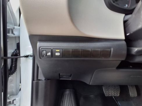 Used 2025 Toyota Corolla LE w/ Convenience Package image 19