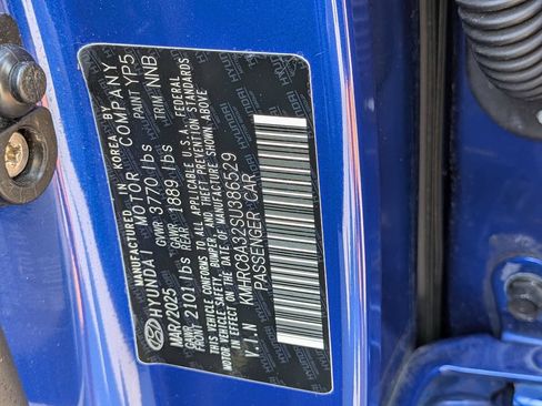 Used 2025 Hyundai Venue SEL FWD image 35