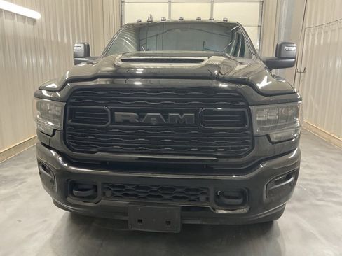 Used 2024 RAM 2500 Limited image 2