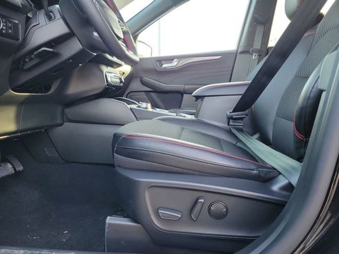 Certified 2025 Ford Escape ST-Line w/ Tech Pack #1 image 17