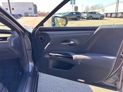 Used 2023 Lexus ES 250 w/ Premium Package image 19