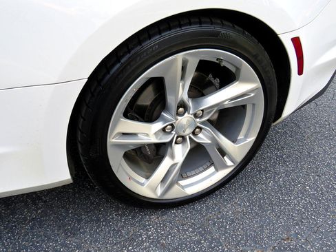 Used 2021 Chevrolet Camaro SS image 11