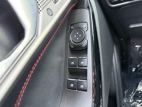 Used 2023 Ford Explorer ST-Line w/ Class IV Trailer Tow Package image 10