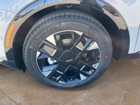 New 2026 Kia Sportage SX FWD image 14