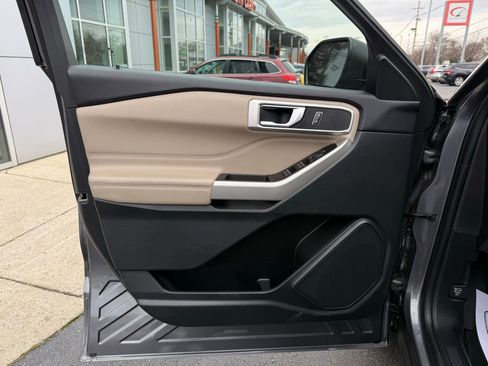 Used 2021 Ford Explorer XLT w/ Equipment Group 202A image 44