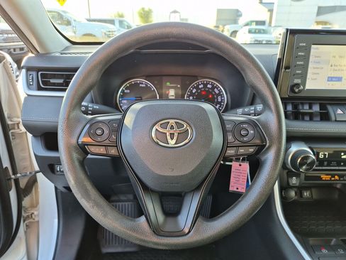 Used 2019 Toyota RAV4 LE w/ Carpet Mat Package AWD/4WD image 18
