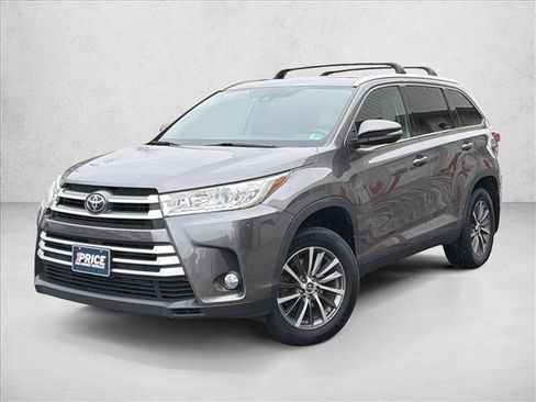 Used 2019 Toyota Highlander XLE image 1