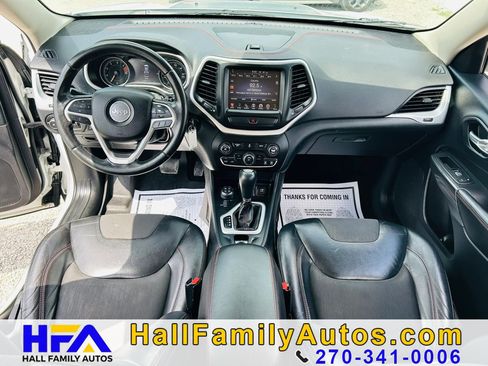 Used 2016 Jeep Cherokee Trailhawk w/ Trailer Tow Group AWD/4WD image 9