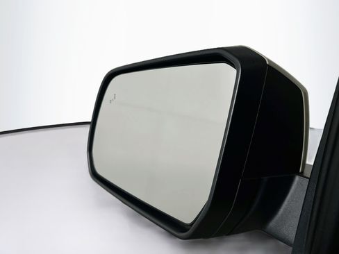 Used 2025 Ford Ranger Lariat RWD image 16