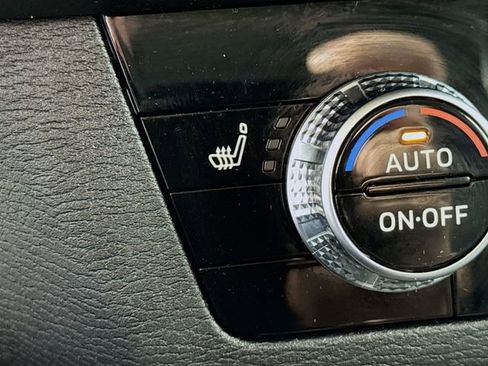 Used 2025 Mitsubishi Outlander SE image 22