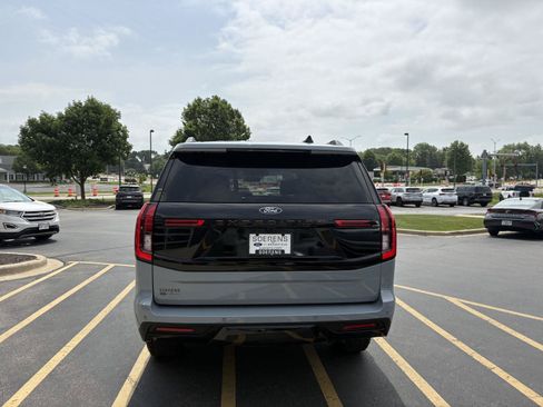 Used 2025 Ford Expedition Tremor AWD/4WD image 5