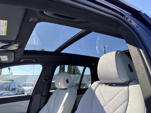 Used 2026 BMW X5 sDrive40i w/ Premium Package image 15