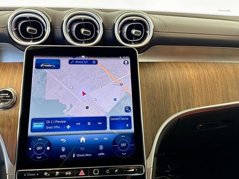 Used 2025 Mercedes-Benz GLC 350e 4MATIC image 13