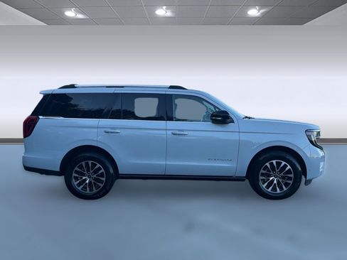 Used 2025 Ford Expedition Platinum AWD/4WD image 8