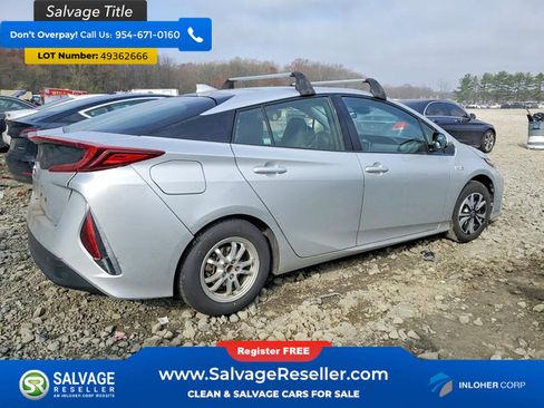 Used 2017 Toyota Prius Prime Plus FWD image 4