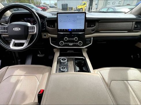 Used 2024 Ford Expedition Limited AWD/4WD image 7