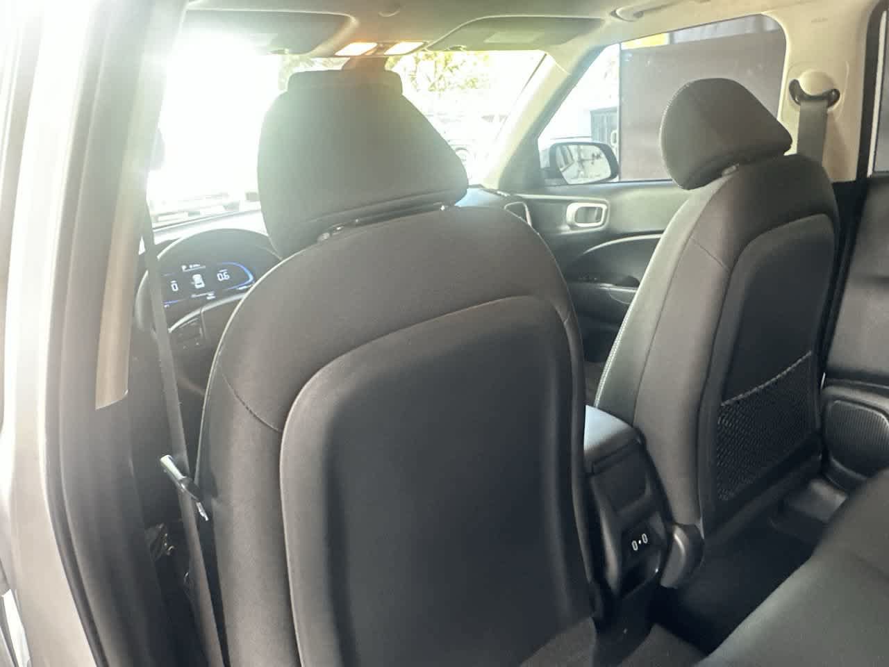 Used 2024 Hyundai Venue SEL FWD image 23