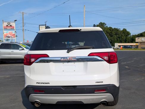 Used 2018 GMC Acadia SLT AWD/4WD image 3