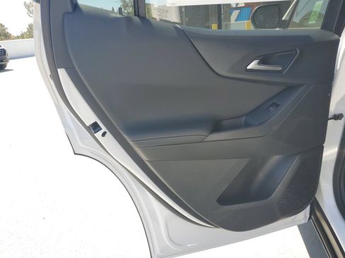 New 2026 Chevrolet Equinox LT w/ Convenience Package II FWD image 16