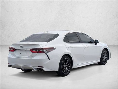 Used 2024 Toyota Camry SE FWD image 5