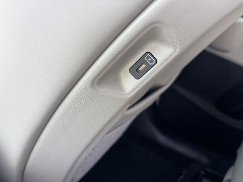 Used 2025 Kia Sorento S FWD image 27