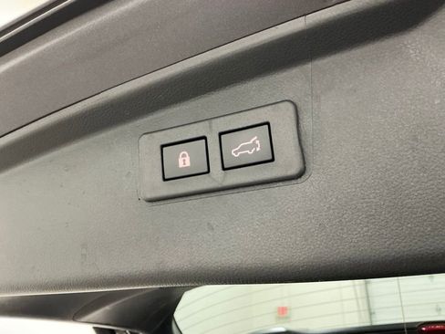 Used 2024 Subaru Outback Premium image 23