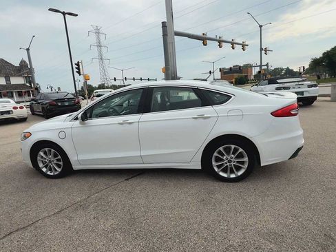 Used 2019 Ford Fusion Energi Titanium FWD image 5