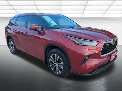 Used 2023 Toyota Highlander XLE