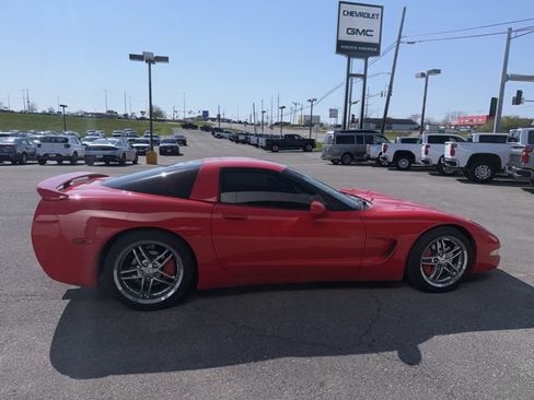 Used 2000 Chevrolet Corvette Coupe w/ Roof Pkg image 9